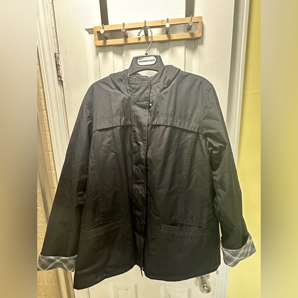 Izod Women’s Black Fleece Lined Hooded Raincoat Size L